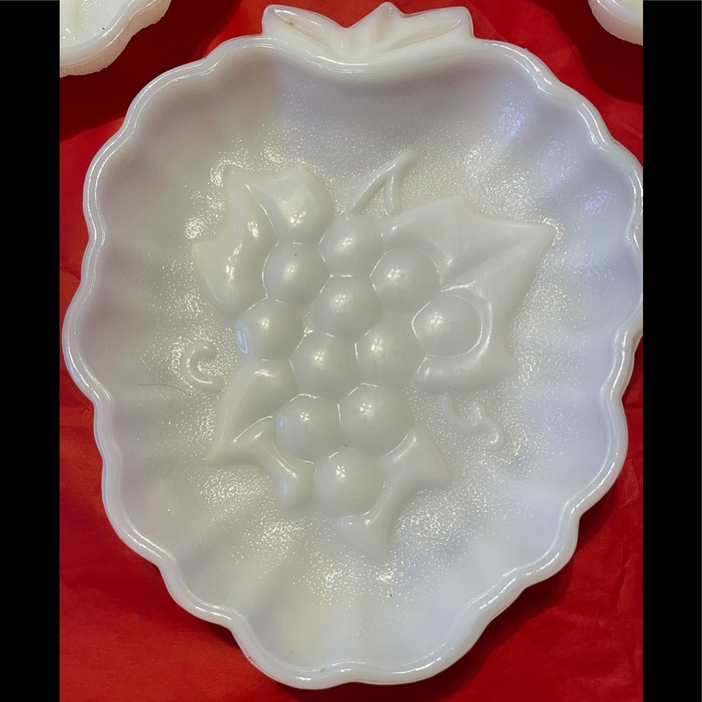 Vintage 4 Atlas Milk Glass Grape Shaped Serving
